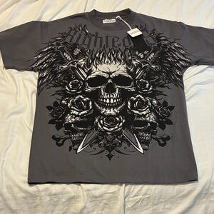 Men's Gray Graphic Skull Tee with Winged Skull Design